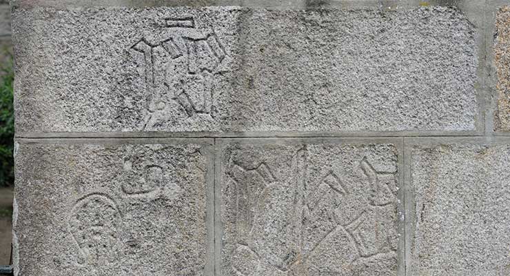 Marcas nas pedras das construções medievais